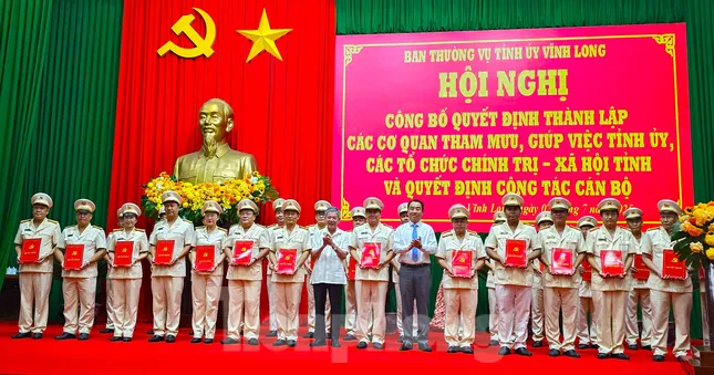 Vĩnh Long công bố lãnh đạo các cơ quan Đảng sau hợp nhất ảnh 1