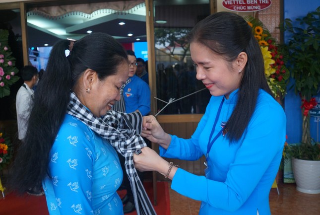 Xây dựng hình mẫu thanh niên