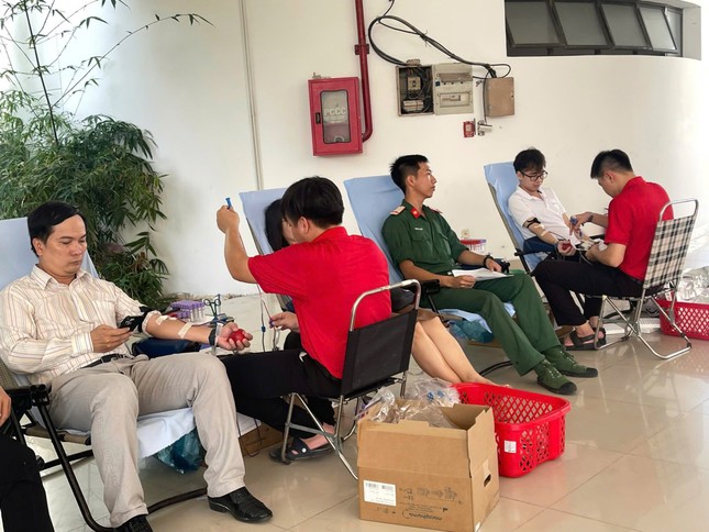 &apos;Giọt máu xứ Dừa&apos; lan tỏa tinh thần tình nguyện vì cộng đồng ảnh 9