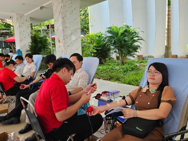 &apos;Giọt máu xứ Dừa&apos; lan tỏa tinh thần tình nguyện vì cộng đồng ảnh 8
