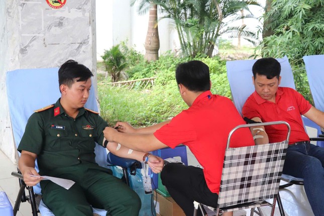 &apos;Giọt máu xứ Dừa&apos; lan tỏa tinh thần tình nguyện vì cộng đồng ảnh 2