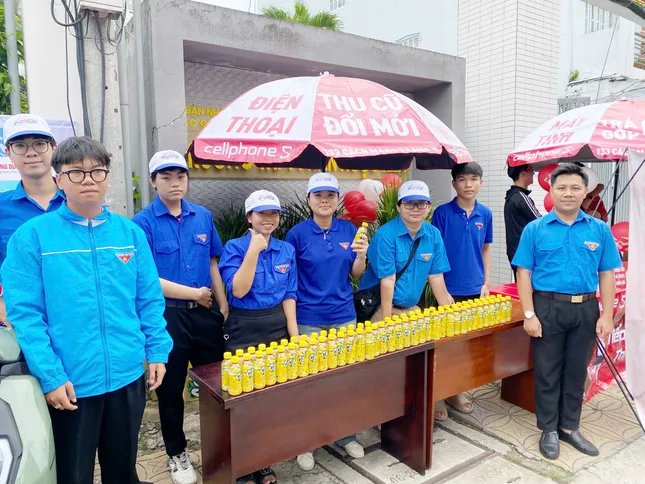 Hai anh em ruột ở Cần Thơ nhiều năm tiếp sức sĩ tử ảnh 4