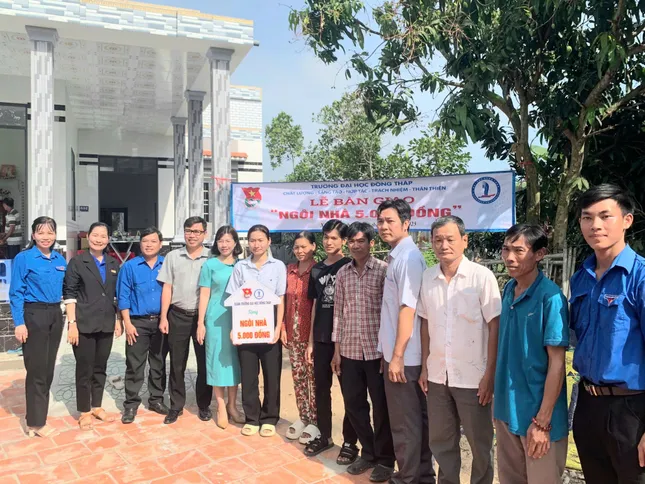Ngôi nhà 5.000 đồng giúp sinh viên vươn lên thoát nghèo ảnh 2