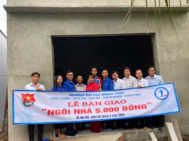 Ngôi nhà 5.000 đồng giúp sinh viên vươn lên thoát nghèo ảnh 1