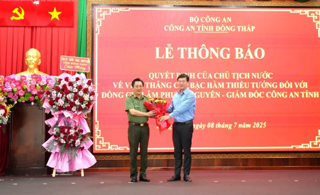 Giám đốc Công an Đồng Tháp được thăng hàm lên Thiếu tướng- Ảnh 1. Giám đốc Công an Đồng Tháp được thăng hàm lên Thiếu tướng- Ảnh 1.