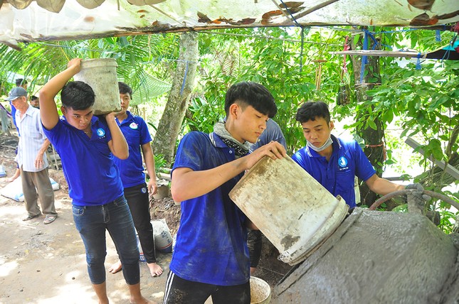 Mướt mồ hôi trên công trình thanh niên tình nguyện ảnh 2
