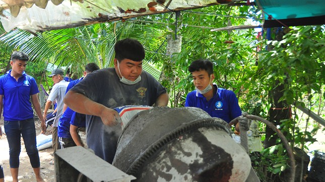 Mướt mồ hôi trên công trình thanh niên tình nguyện ảnh 12