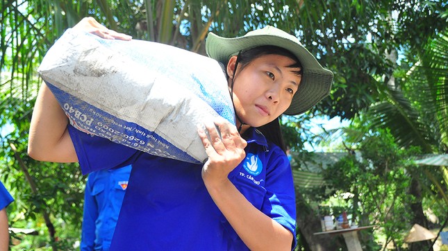 Mướt mồ hôi trên công trình thanh niên tình nguyện ảnh 7