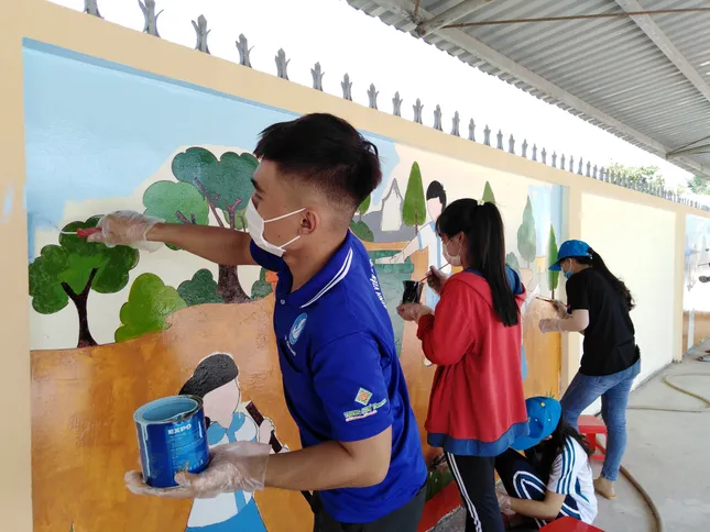 Nhiều công trình, phần việc ý nghĩa của tuổi trẻ ĐBSCL trong chiến dịch hè ảnh 5