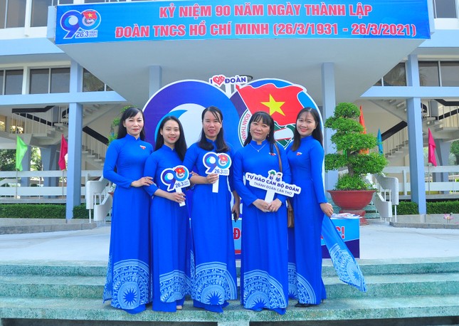 Ban Thường vụ Thành đoàn Cần Thơ kỷ niệm 90 năm thành lập Đoàn ảnh 3