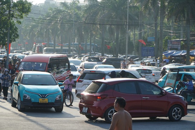 Sầm Sơn &apos;thất thủ&apos; ảnh 6