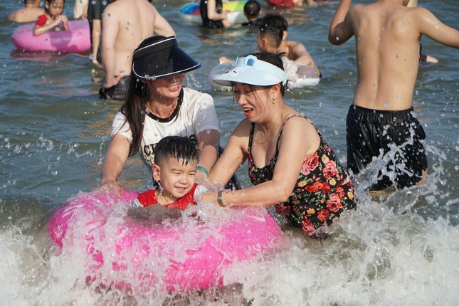 Sầm Sơn &apos;thất thủ&apos; ảnh 5