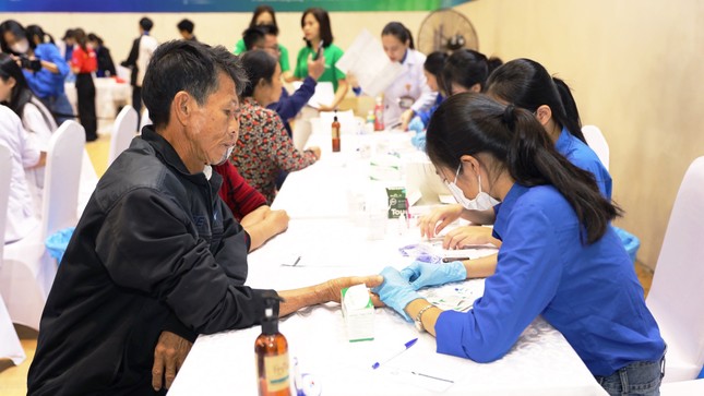 Thầy thuốc trẻ xứ Thanh xung kích, tình nguyện vì sức khỏe cộng đồng ảnh 2