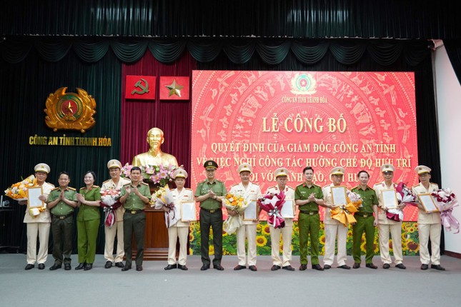 Nhiều lãnh đạo, chỉ huy của Công an tỉnh Thanh Hóa nghỉ hưu trước thời hạn ảnh 2