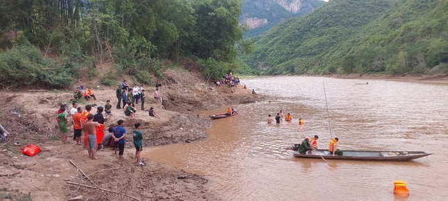 Nhảy xuống sông Mã cứu em, cả 2 chị em tử vong do đuối nước ảnh 1
