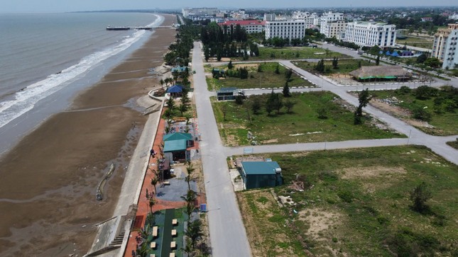 Thanh Hóa yêu cầu tháo dỡ công trình trái phép trên bờ biển ảnh 1