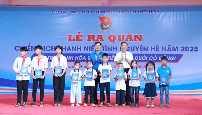 Thanh Hóa, Bình Định sôi nổi ra quân chiến dịch thanh niên tình nguyện hè năm 2025 ảnh 2