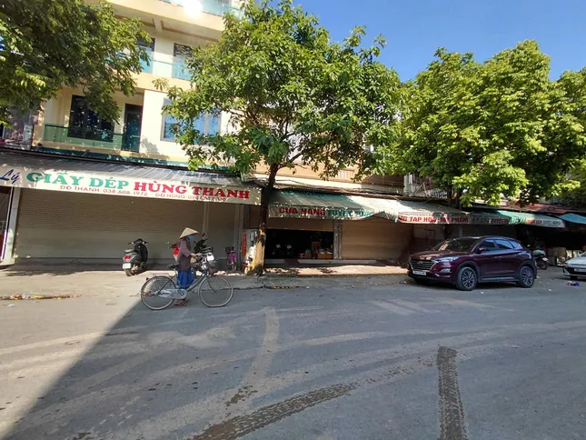 Nhiều cửa hàng kinh doanh thời trang, mỹ phẩm 'bất ngờ' đóng cửa ảnh 6