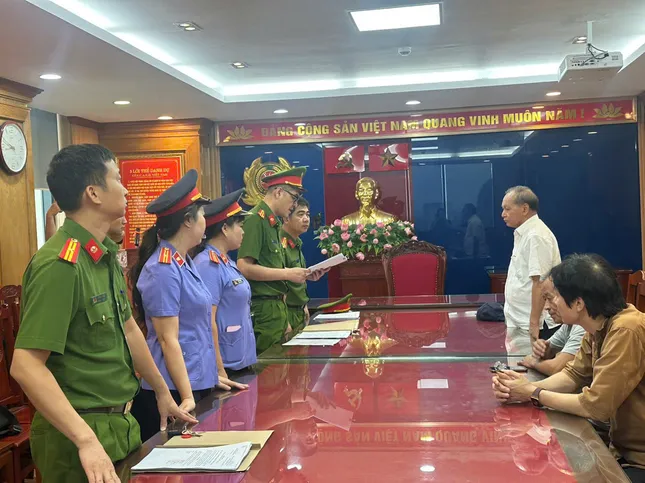 Công an Thanh Hóa thông tin vụ khởi tố cựu Phó Chủ tịch UBND tỉnh ảnh 1