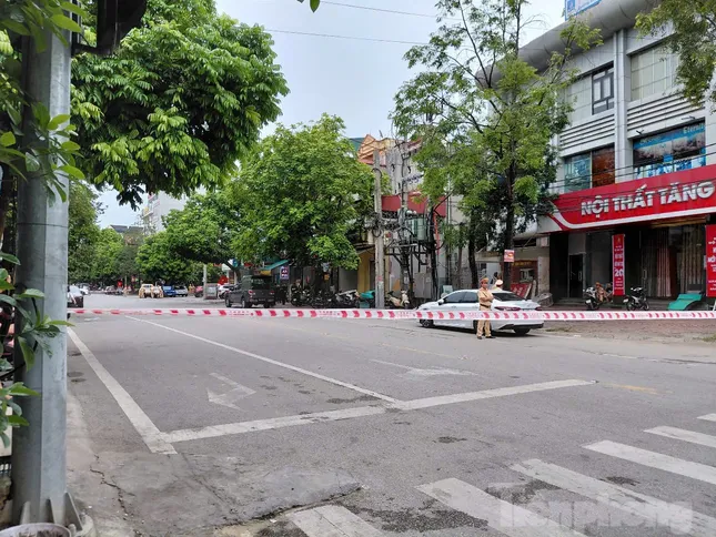 Công an Thanh Hóa khám xét nơi ở, điểm kinh doanh của trùm giang hồ Vi &apos;ngộ&apos; ảnh 2
