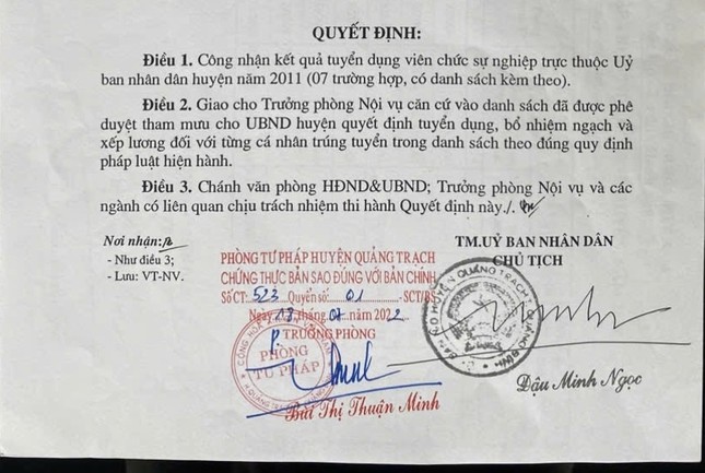 Sau hơn 11 năm công tác, một viên chức mới biết mình không có quyết định... tuyển dụng ảnh 1
