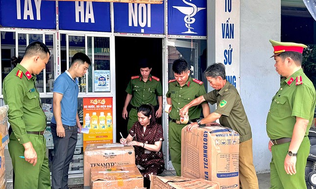 Phát hiện 2 cơ sở kinh doanh thuốc tây không phép với hơn 5.000 sản phẩm không rõ nguồn gốc ảnh 1