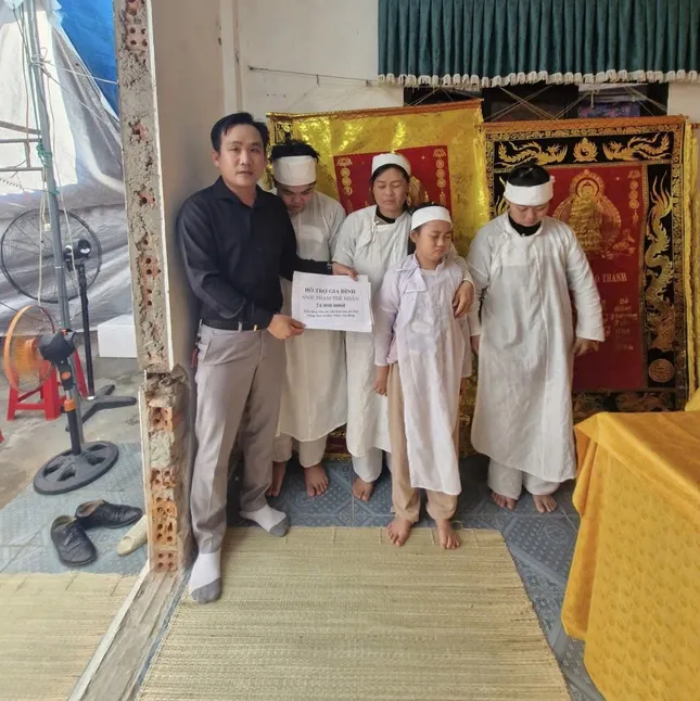 Gia đình ngư dân rơi xuống biển mất tích: Phát tang, lập bàn thờ sau nhiều ngày tìm kiếm ảnh 2