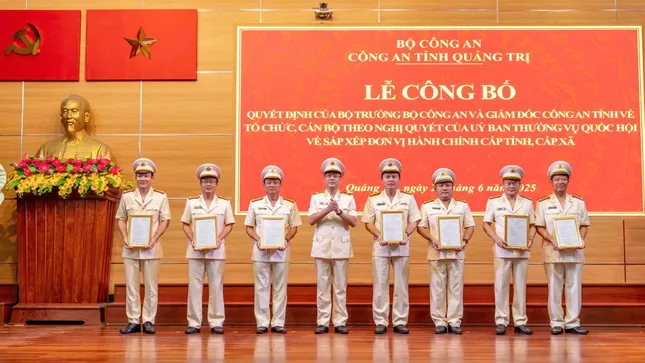 Công bố quyết định của Bộ trưởng Bộ Công an về công tác cán bộ ảnh 10