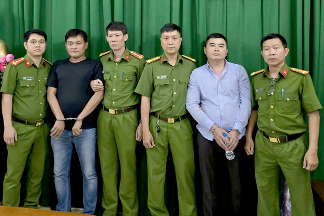 Truy nã hai đối tượng ‘dân anh chị’ tham gia trong hỗn chiến tại tiệc cưới ở TPHCM ảnh 2