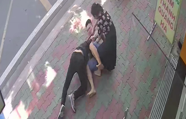 Bắt anh em ruột cướp tiệm vàng ở TPHCM ảnh 2