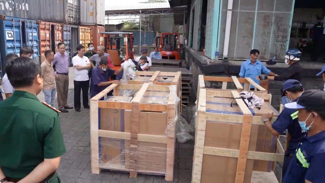 Tóm gọn 2 container thuốc lá lậu sắp xuất nước ngoài ảnh 1