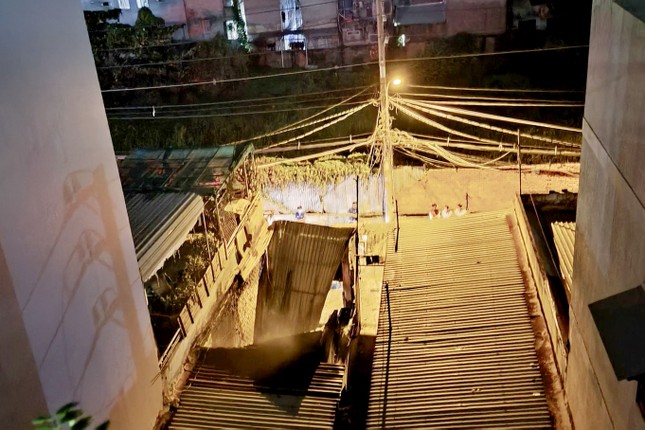 Cháy cửa hàng điện lạnh ở TPHCM, 1 người tử vong ảnh 4