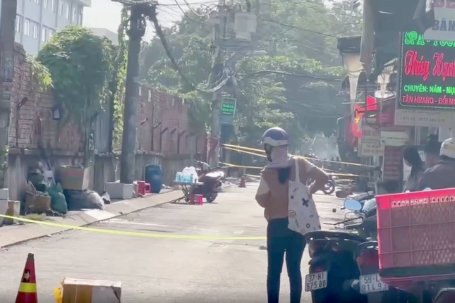 Cháy cửa hàng điện lạnh ở TPHCM, 1 người tử vong ảnh 5