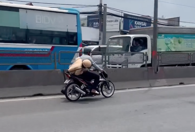 Bắt khẩn cấp tài xế vi phạm nồng độ cồn chống đối làm CSGT gãy tay ảnh 3