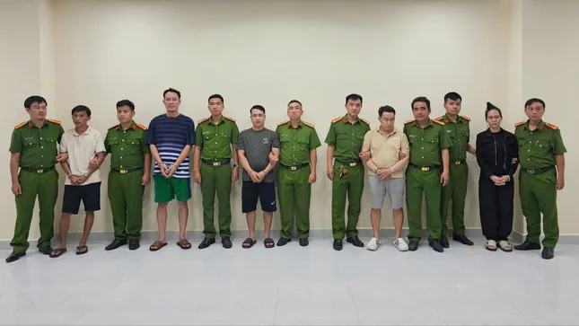 Phá đường dây sản xuất, mua bán dầu nhớt giả quy mô lớn ở TPHCM ảnh 3