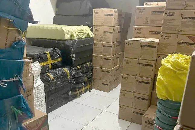 Phá đường dây sản xuất, mua bán dầu nhớt giả quy mô lớn ở TPHCM ảnh 2