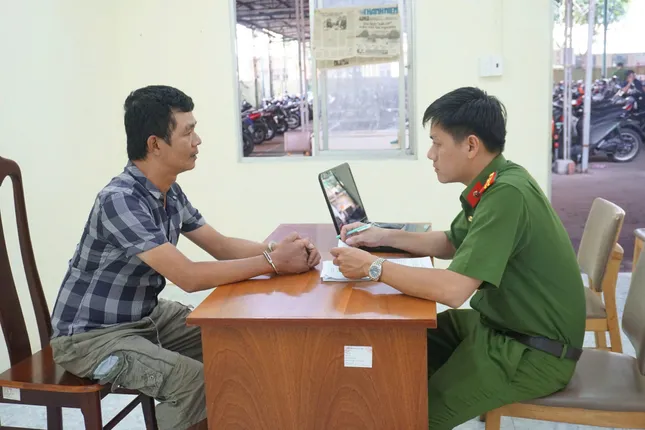 Bắt 2 đối tượng đăng tải thông tin sai sự thật về Trung tướng Lê Hồng Nam, nguyên Giám đốc Công an TPHCM ảnh 2