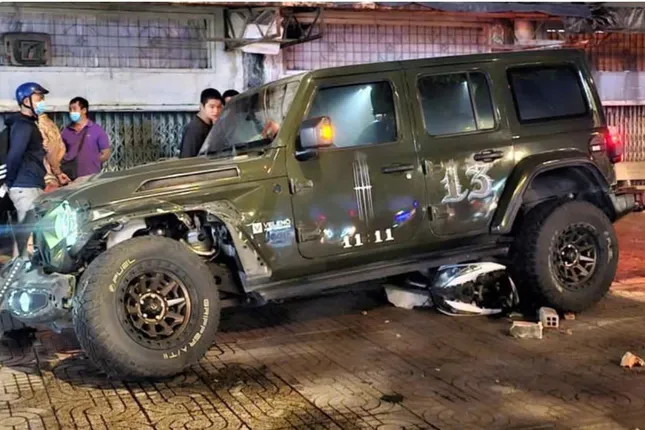 Vụ ô tô tông loạt xe máy khiến 2 mẹ con tử vong: Tài xế ra công an trình diện ảnh 1