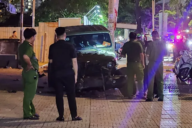 Ô tô tông hàng loạt xe máy khiến 3 người thương vong ở TPHCM ảnh 4