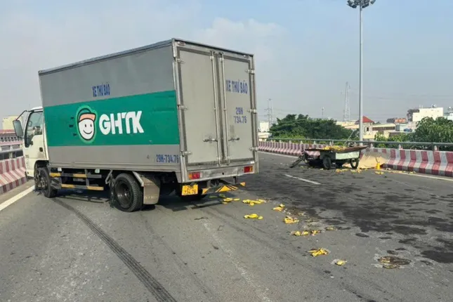 Xe tải va chạm xe lôi tự chế, người đàn ông bán chuối dạo tử vong ảnh 1