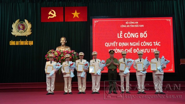 Nhiều lãnh đạo cấp phòng Công an tỉnh Bắc Kạn xin nghỉ hưu trước tuổi ảnh 1