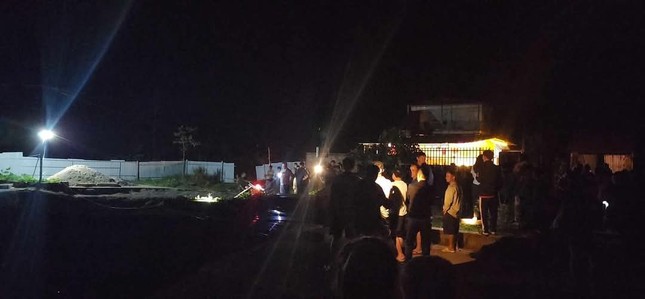 Tìm kiếm người và xe nghi rơi xuống 'hố tử thần' ngập nước ở Bắc Kạn ảnh 2