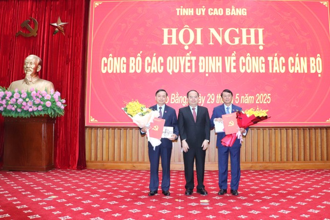 Chủ tịch tỉnh Cao Bằng xin nghỉ hưu trước tuổi ảnh 1