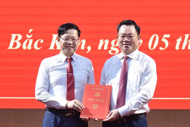 Công bố quyết định của Ban Bí thư về công tác cán bộ tại Bắc Kạn ảnh 1