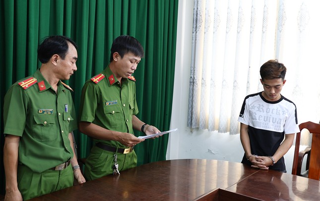 Bắt 12 đối tượng liên quan vụ truy sát trong đêm ở An Giang ảnh 1