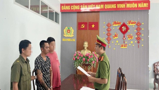 Băng nhóm tranh chấp ngư trường truy sát trên biển ảnh 1