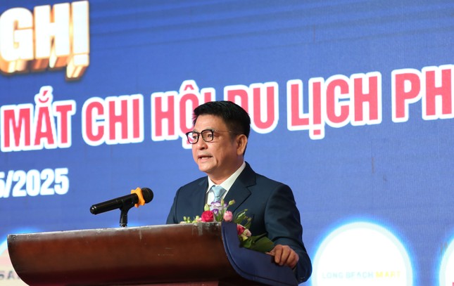 Khách quốc tế đổ xô đến Phú Quốc ảnh 1