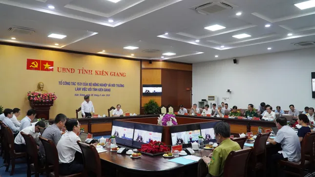 Siết chặt kiểm tra, tăng cường chốt chặn buôn lậu, gian lận thương mại vùng biên ảnh 2