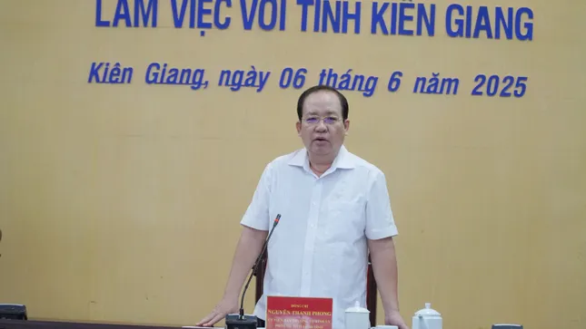 Siết chặt kiểm tra, tăng cường chốt chặn buôn lậu, gian lận thương mại vùng biên ảnh 1
