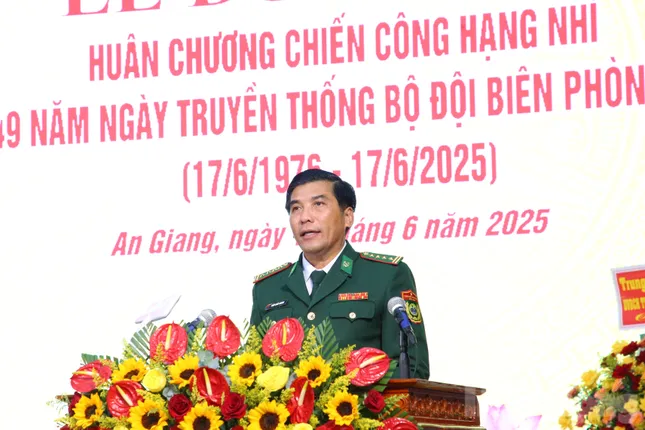 Bộ đội Biên phòng An Giang đón nhận Huân chương Chiến công hạng Nhì ảnh 2